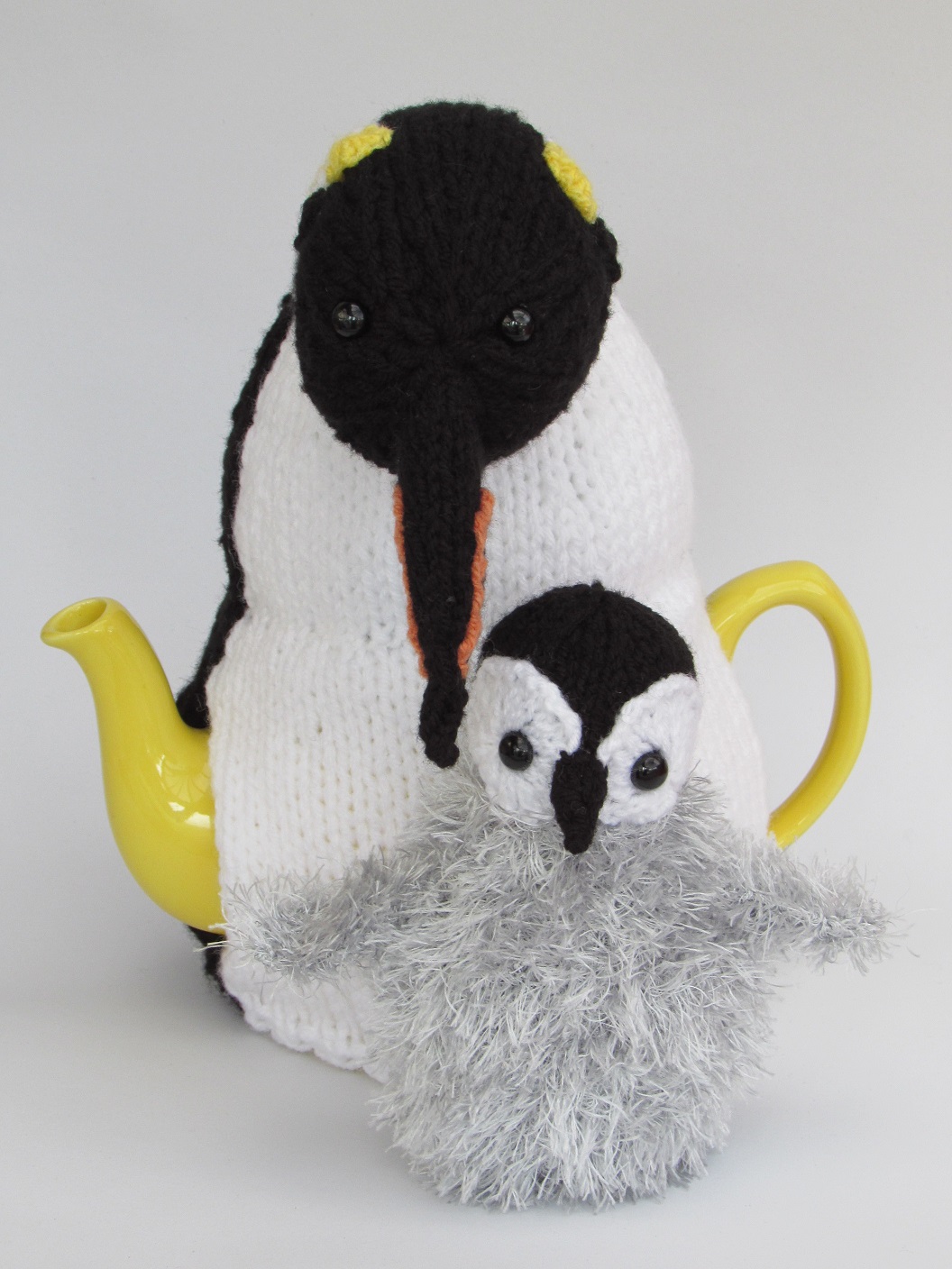 Emperor Penguin Duo tea cosy