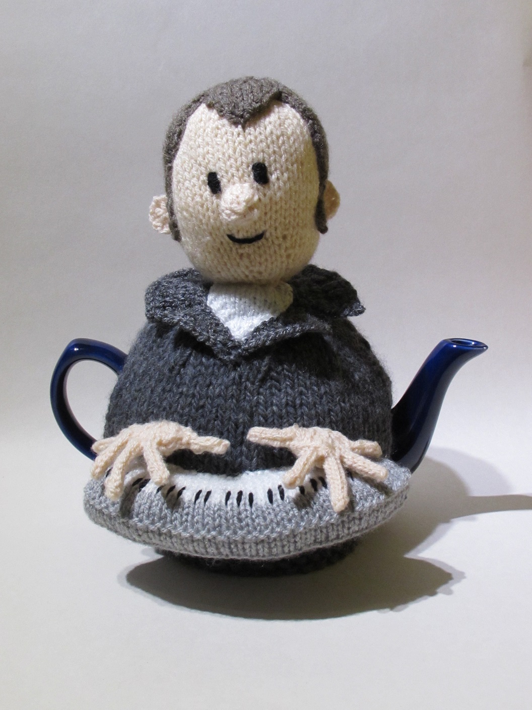 Music Man Keyboard Player Tea Cosy Knitting Pattern